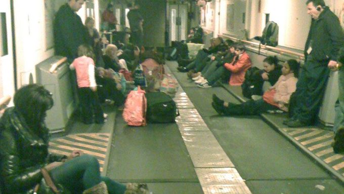 Vlaky pod La Manchem se kvůli mrazům znovu zastavily