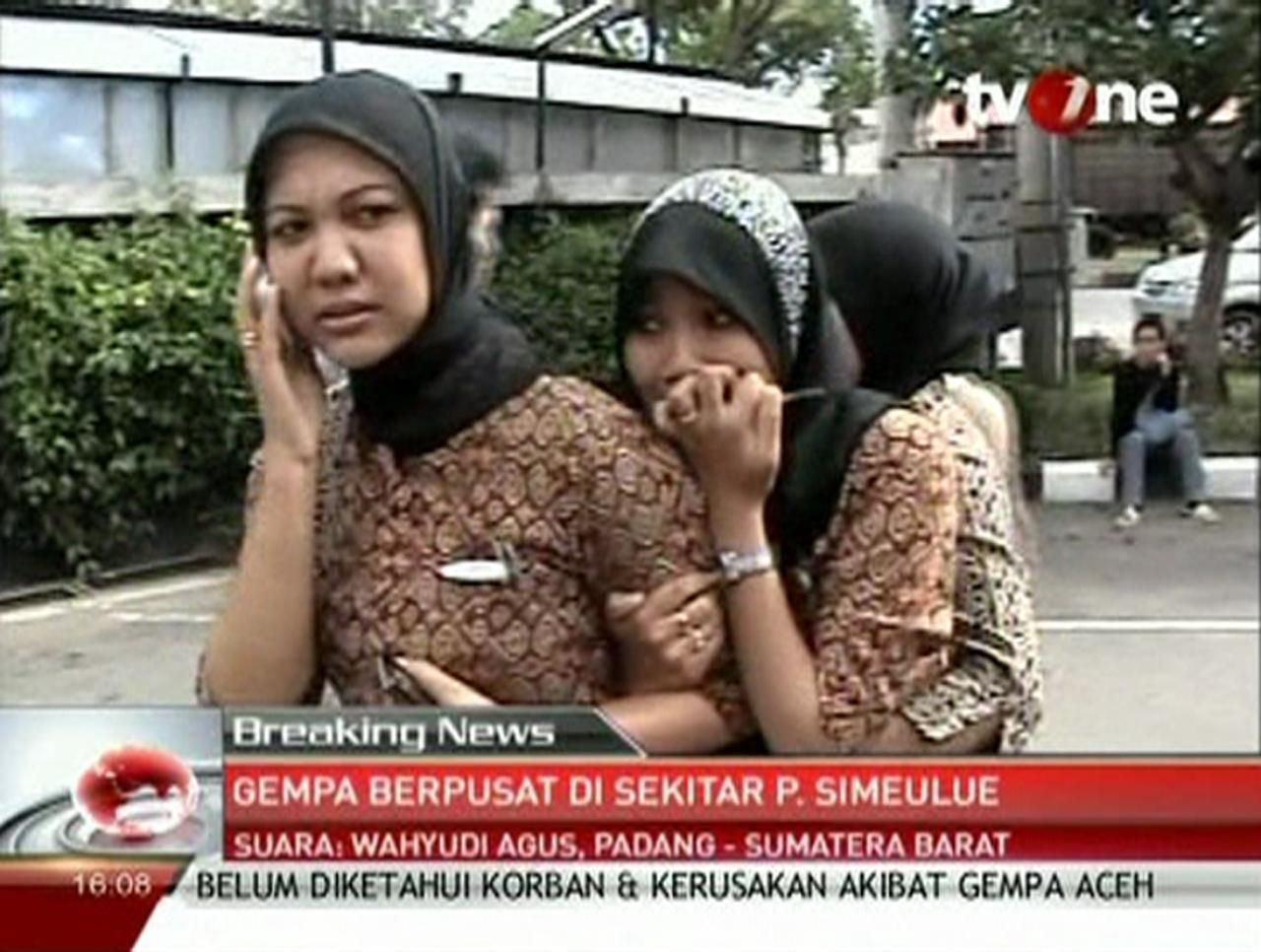 Indonésie v pohotovosti. Po zemětřesení hrozí tsunami