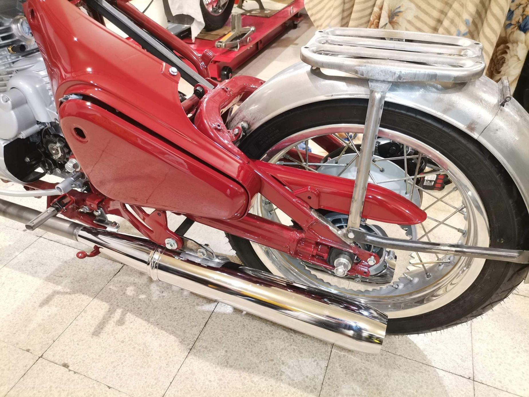 Jawa PéráCZECH