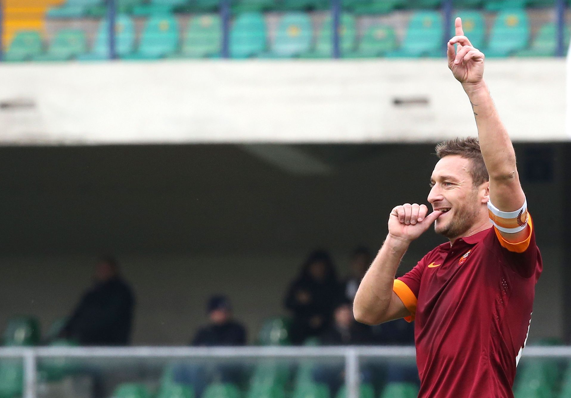 Francesco Totti slaví branku AS Řím (2015)