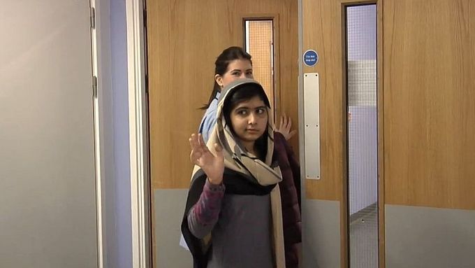 Malalaj Júsufzaiová opouští birminghamskou nemocnici