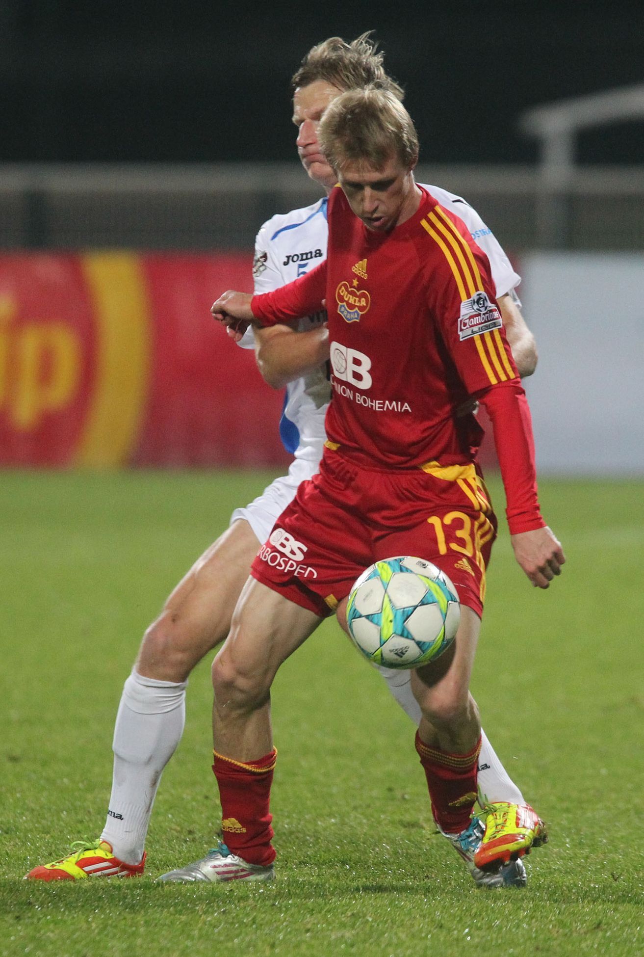 Fotbalista Dukly Praha Tomáš Berger v utkání proti Baníku Ostrava ve 14. kole Gambrinus ligy 2012/13.