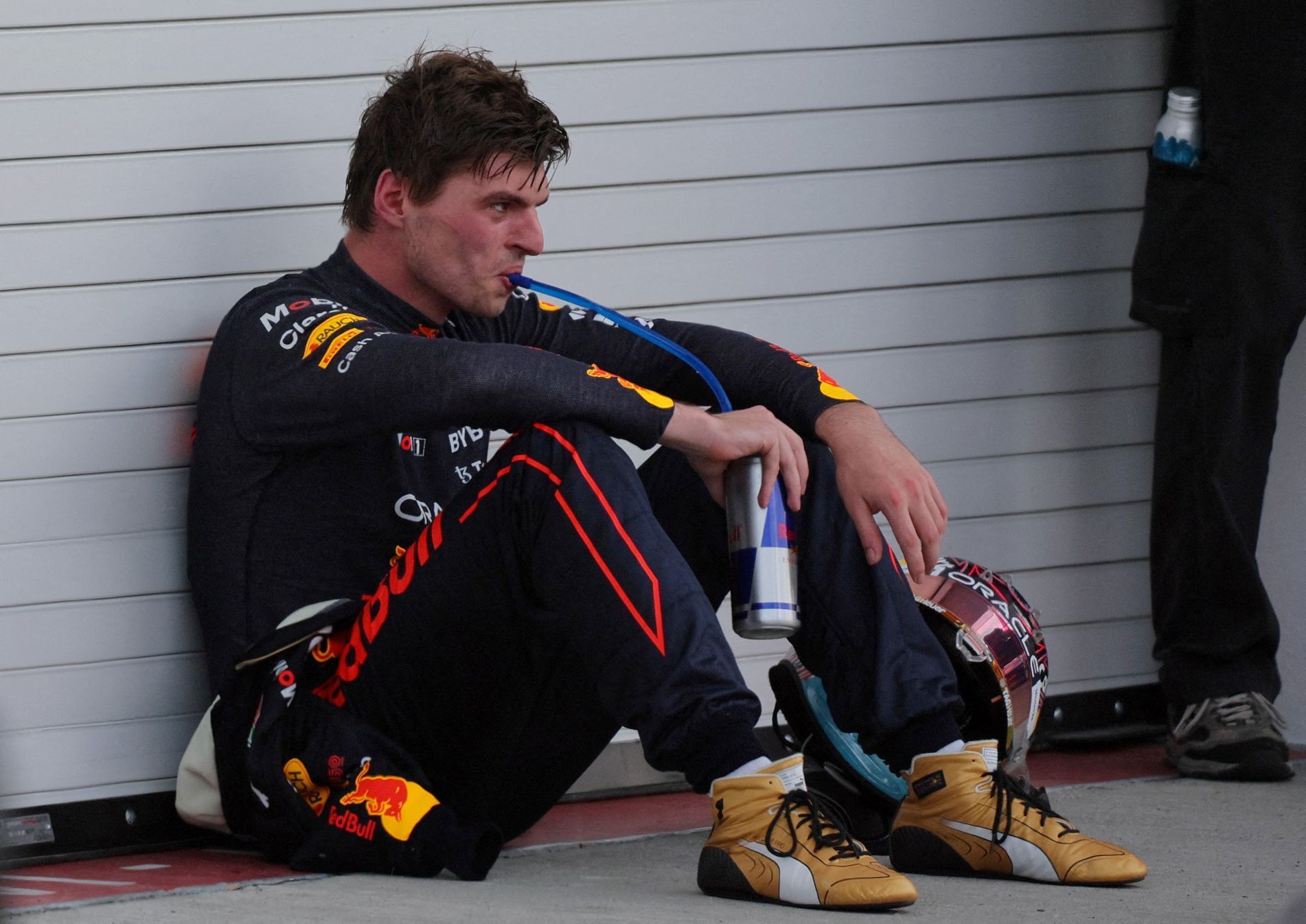 Vyčerpaný Max Verstappen z Red Bullu v cíli VC Miami formule 1 2022
