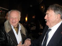 Claude Lanzmann (vpravo) se spisovatelem Arnoštem Lustigem