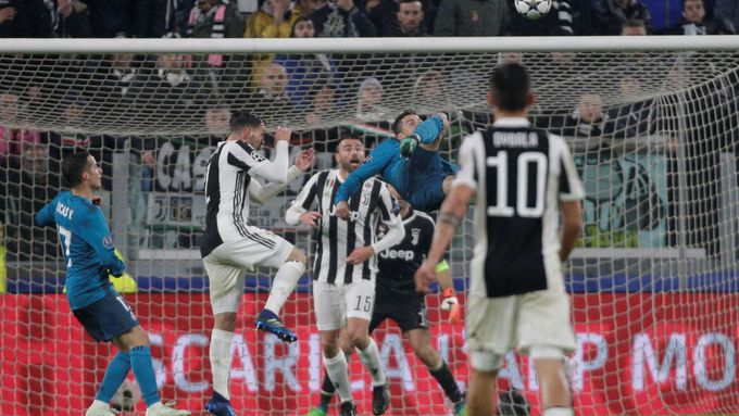 Ronaldův gól nůžkami do sítě Juventusu
