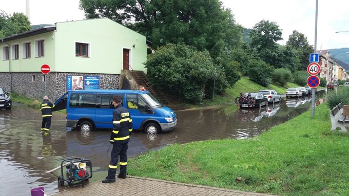 Lokální záplavy po nedělní bouřce v Ústí nad Labem.