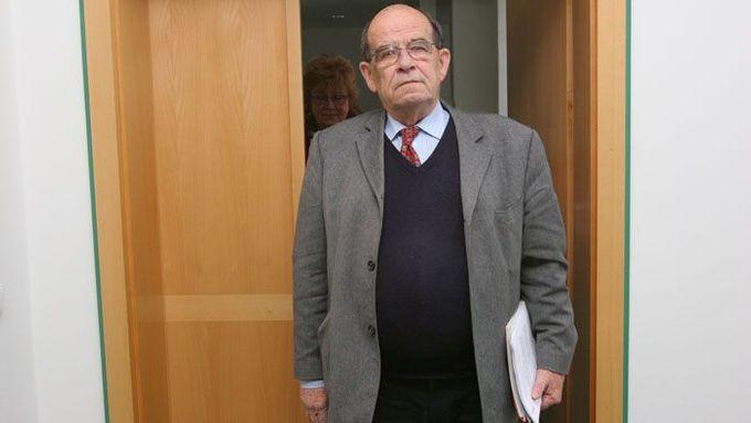 Ombudsman Otakar Motejl previously criticized Czech asylum procedures.