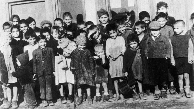 Romský holokaust, léta ututlávaná, zamlčovaná česká vina.