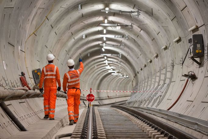 Stavba železnice Crossrail