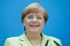 Rána do vazu SPD, Merkelová vítězí buddhovským klidem, píší německá média po zemských volbách