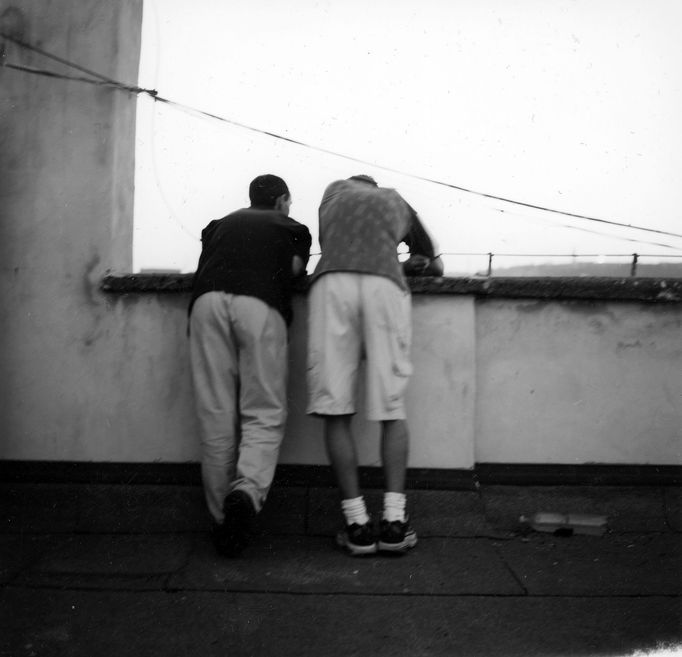 Dva členové Penerů strýčka Homeboye zezadu.