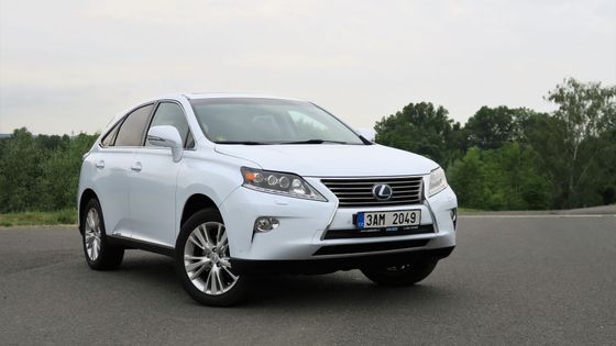 Ojetý hybrid: šance, nebo past? Toyoty a Lexusu se nebojte, peníze šetří i ve stáří