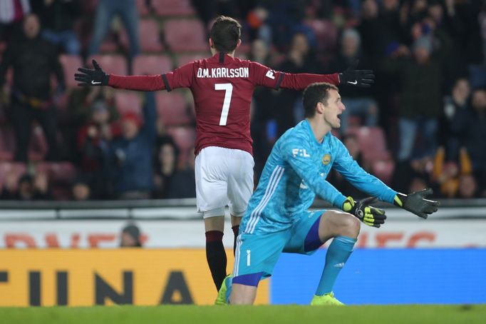 David Moberg Karlsson slaví gól po překonání Mateje Rakovana v zápase 23. kola Sparta - Zlín