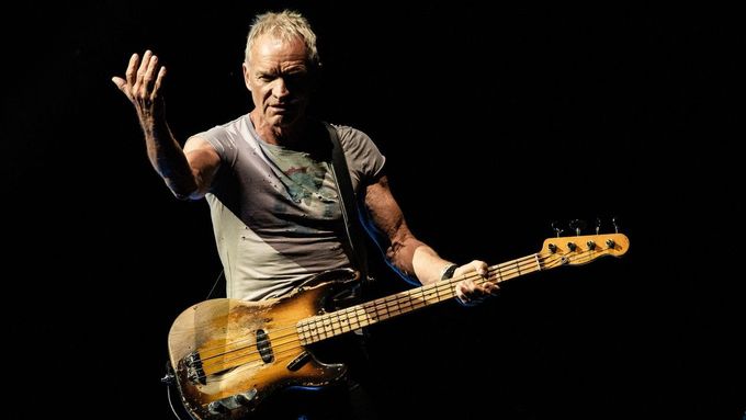 Sting minulý měsíc při koncertu v Kalifornii.