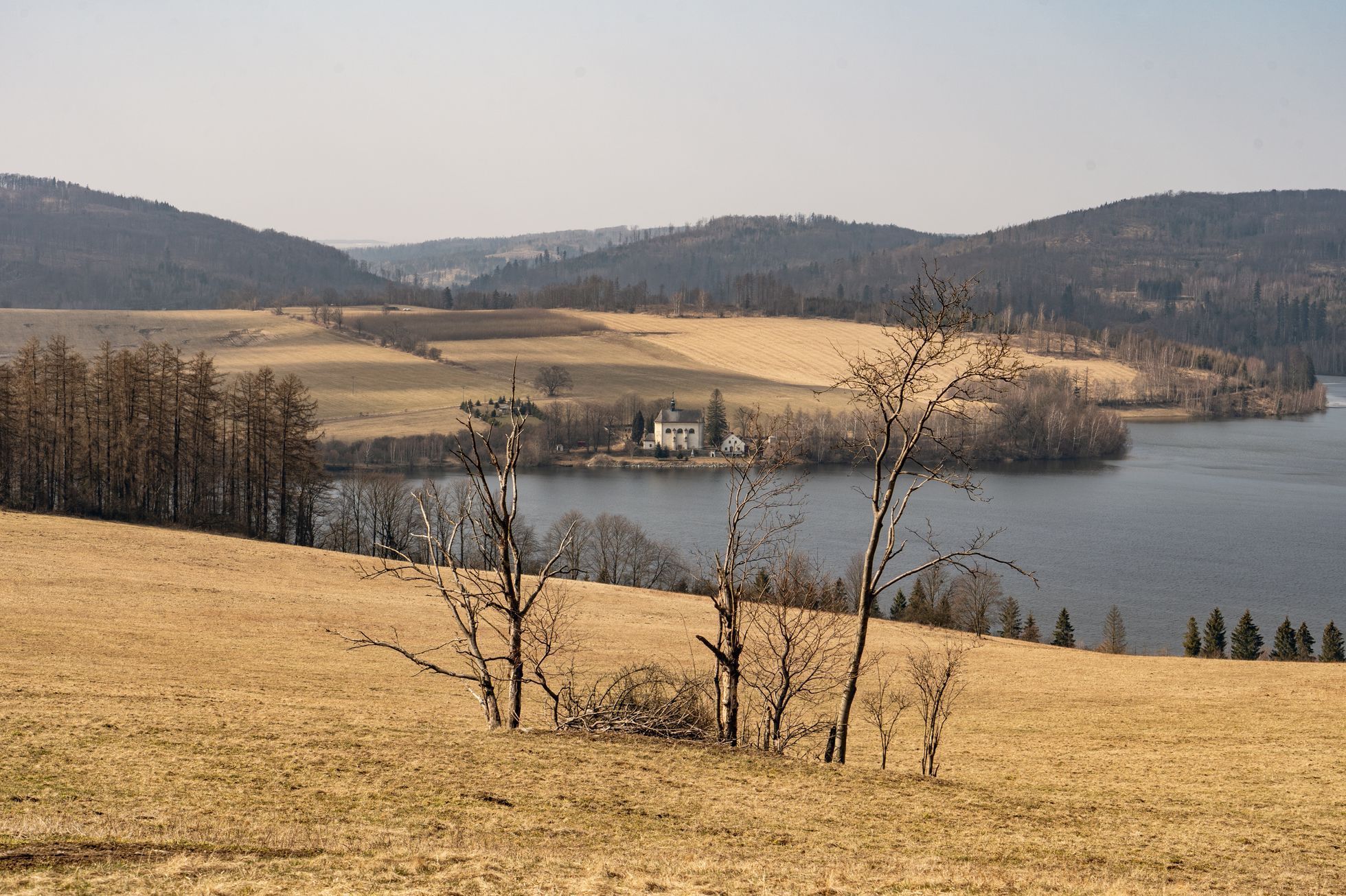 Fotografický průvodce po mizejících a zapomenutých místech českého Slezska, kniha, Ondřej Durczak, ITF, Magazín