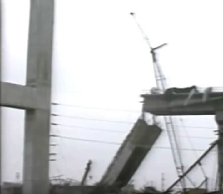 18_Foto_Cline avenue bridge collapse, April 15, 1982