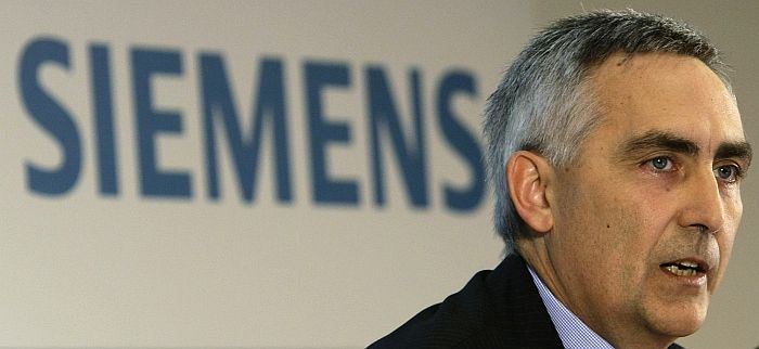 Šéf firmy Siemens Peter Löscher oznamuje propouštění