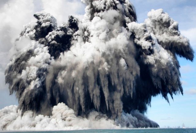 Erupce podmořské sopky