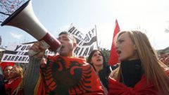 Protestující Albánci. Ilustrační foto