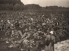 Němečtí zajatci v srpnu 1916.