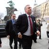 Filipiová ministryní, první přijel premiér