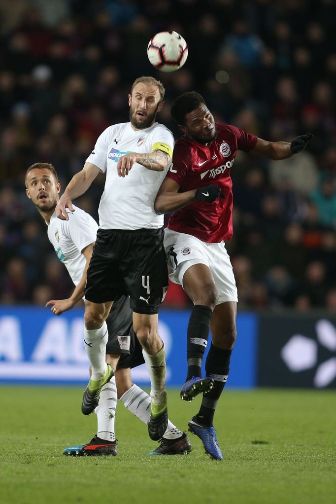 fotbal, Fortuna:Liga 2018/2019, Sparta - Plzeň, Roman Hubník a Benjamin Tetteh