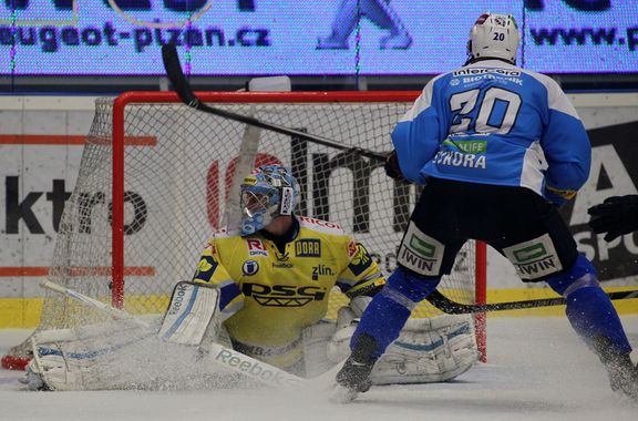 Zlínský Jakub Sedláček na jaře 2013 v extraligovém finále proti Plzni