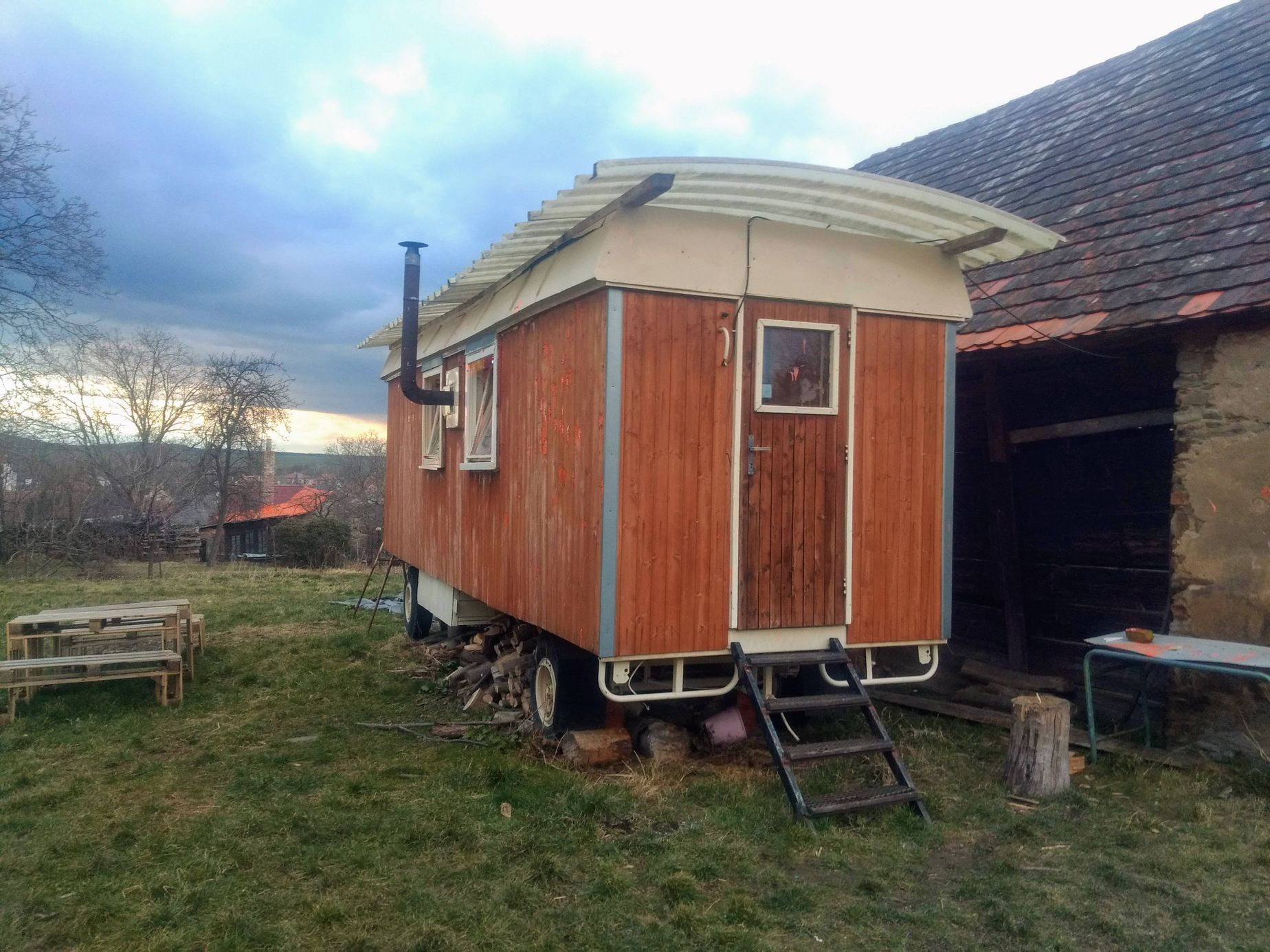 Skautské bizár klubovny - Čechtice - maringotka