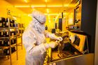 Americký výrobce čipů onsemi má rozšířit závod v Rožnově. Investuje přes 40 miliard