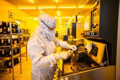 Americký výrobce čipů onsemi má rozšířit závod v Rožnově. Investuje přes 40 miliard
