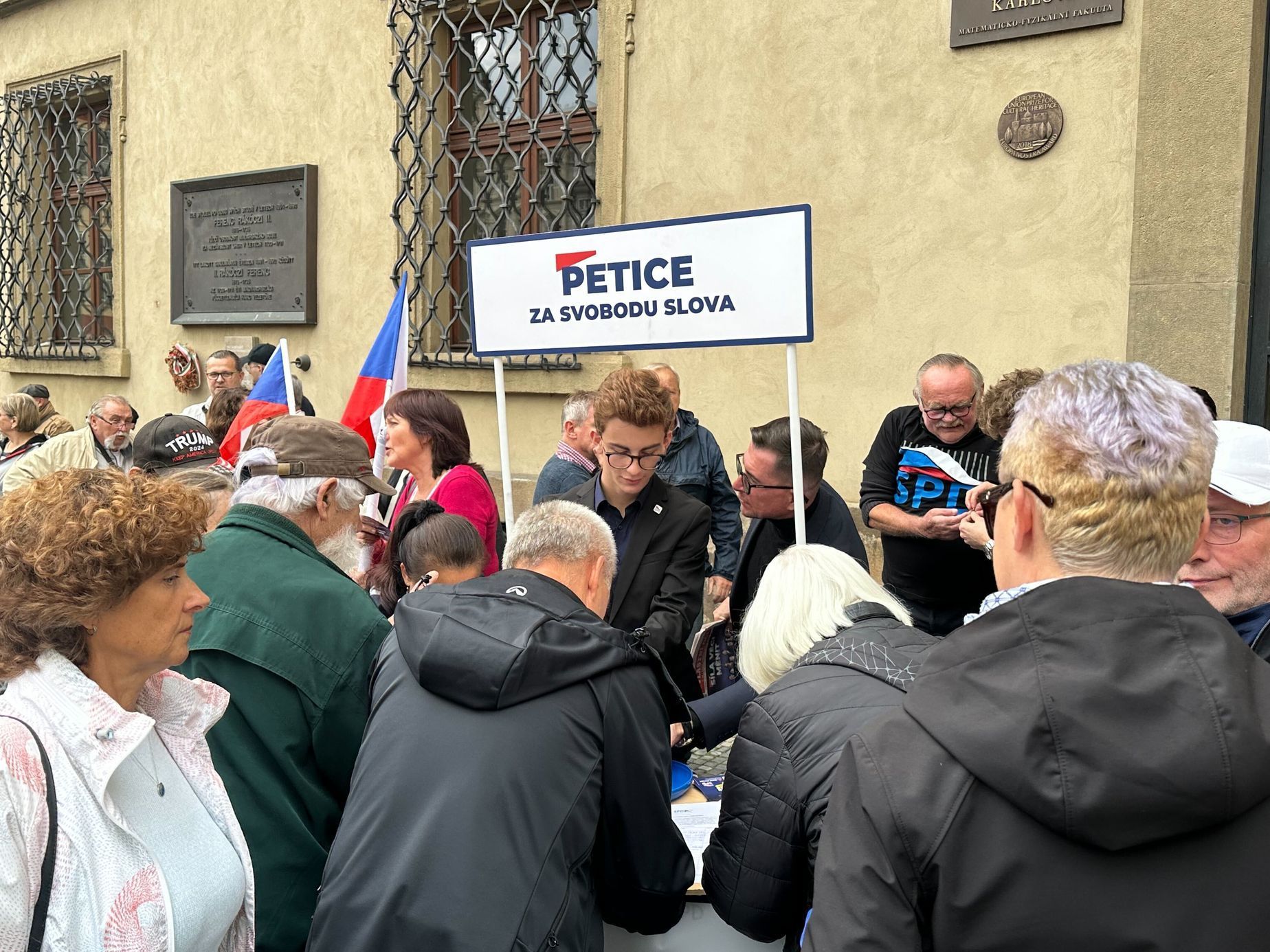 Demonstrace Pražský hrad 27. 9. 2025