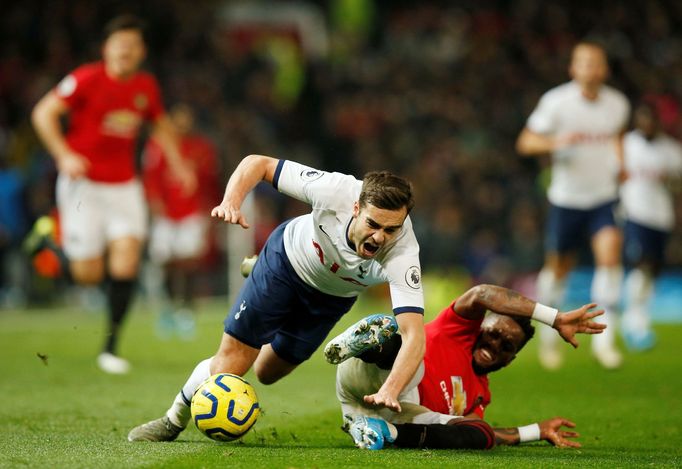 Soccer Football - Premier League - Manchester United v Tottenham Hotspur - Old Trafford, Manchester, Britain - December 4, 2019  Tottenham Hotspur's Harry Winks in action