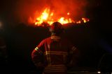 Nejtěžší požár zasáhl centrální část Portugalska asi 50 kilometrů jihovýchodně od univerzitního města Coimbra.