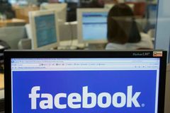 Sean Parker: Facebooku odcházejí aktivní uživatelé