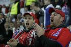 Na každý zápas české reprezentace na fotbalovém Euru se chystá přijet okolo 10 tisíc fanoušků. Způsobů, jak se dopravit do Wroclawi a poté na stadion, je hned několik.