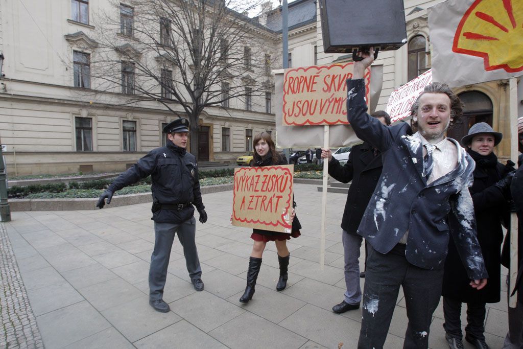 Happening proti bezohlednosti koperací
