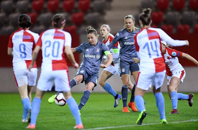 fotbal, Liga mistryň 2018/2019, odveta čtvrtfinále Bayern Mnichov - Slavia, Melanie Leupolz střílí druhý gól