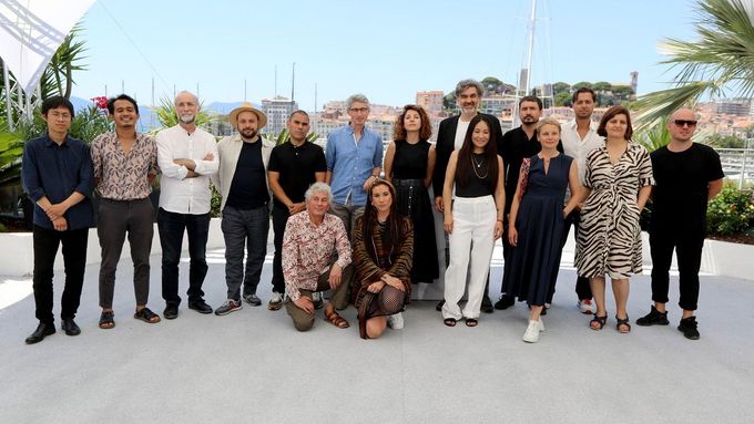 Česká režisérka Zuzana Kirchnerová (druhá zprava) na MFF v Cannes v roce 2021. Její tehdy připravovaný snímek Karavan byl vybrán do projektu Cinéfondation – L'Atelier.