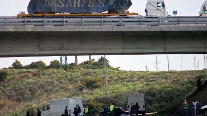 Útok skupiny ETA na španělskou dálnici. Ilustrační foto.
