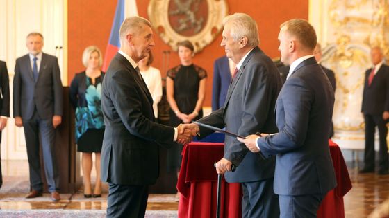 Fotoblog: Babiš vstoupil podruhé do téže řeky. Česko má opět trestně stíhaného premiéra