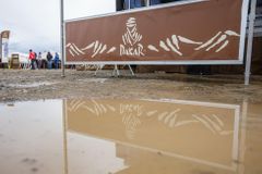 Trable s počasím na Dakaru nemají konce, středeční devátá etapa se nepojede