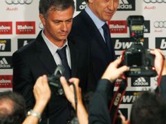 Jorge Valdano po boku Mourinha
