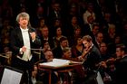 Recenze: Česká filharmonie zahájila sezonu, v Mahlerovi řekla vše podstatné o smrti