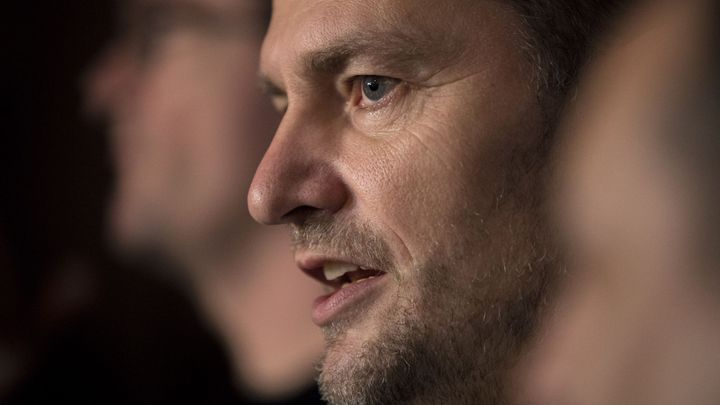 Matovič oznámil velký sociální balíček. Senioři budou cestovat autobusem i MHD zdarma