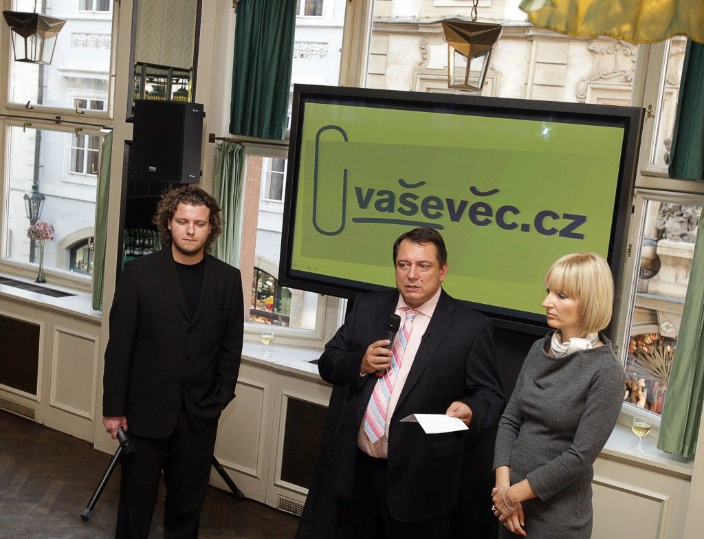 Paroubek křtí web Vaše věc