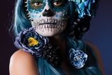 Halloweenská mini kolekce "Santa Muerte", modelkou byla vizážistka Michaela Rabová.