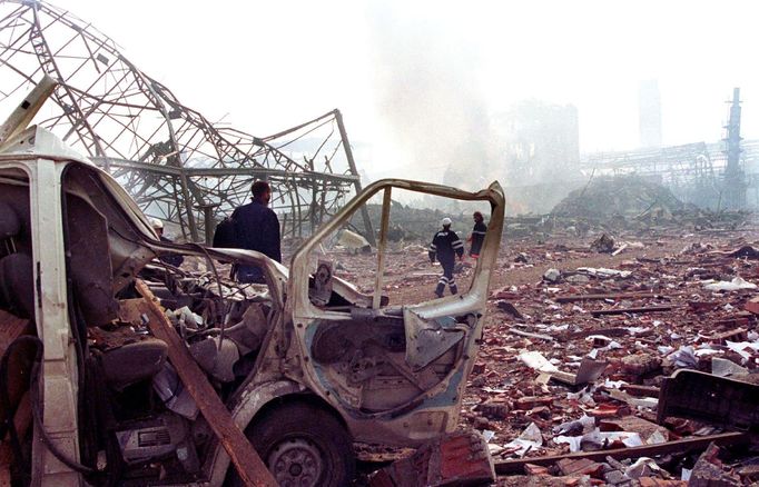 Výbuch na předměstí Toulouse, chemička AZF, rok 2001