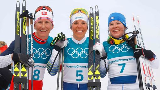 ZOH 2018, skiatlon Ž: Marit Björgenová, Charlotte Kallaová a Krista Pärmäkoskiová