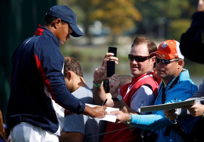 Americký golfista Tiger Woods při zahájení 39. Ryder Cupu v americkém Medinahu.