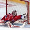 Hokej, Česko - Slovensko: Jakub Kovář inkasuje